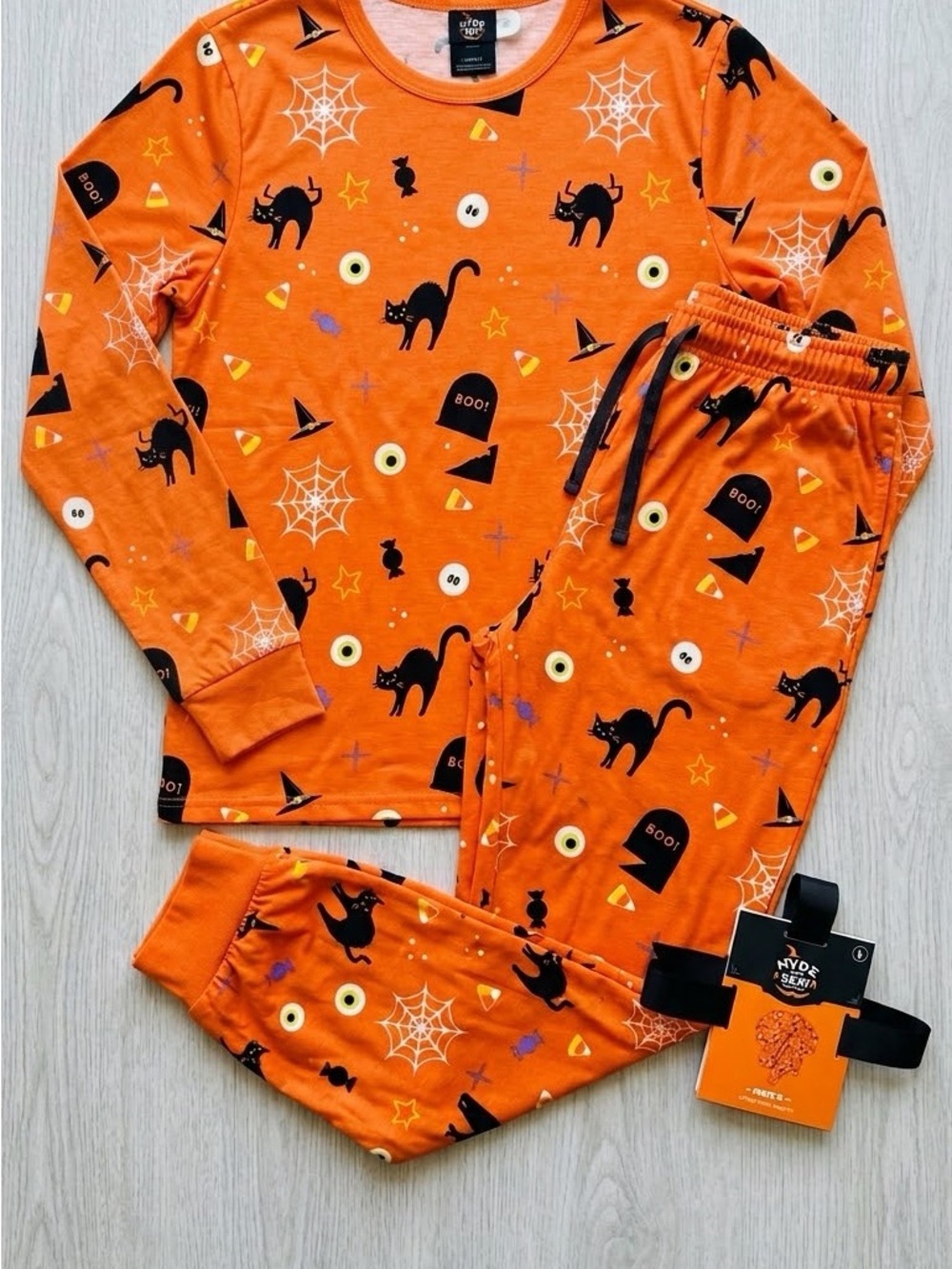 NYDE Men’s Orange Halloween Print Pajama Set